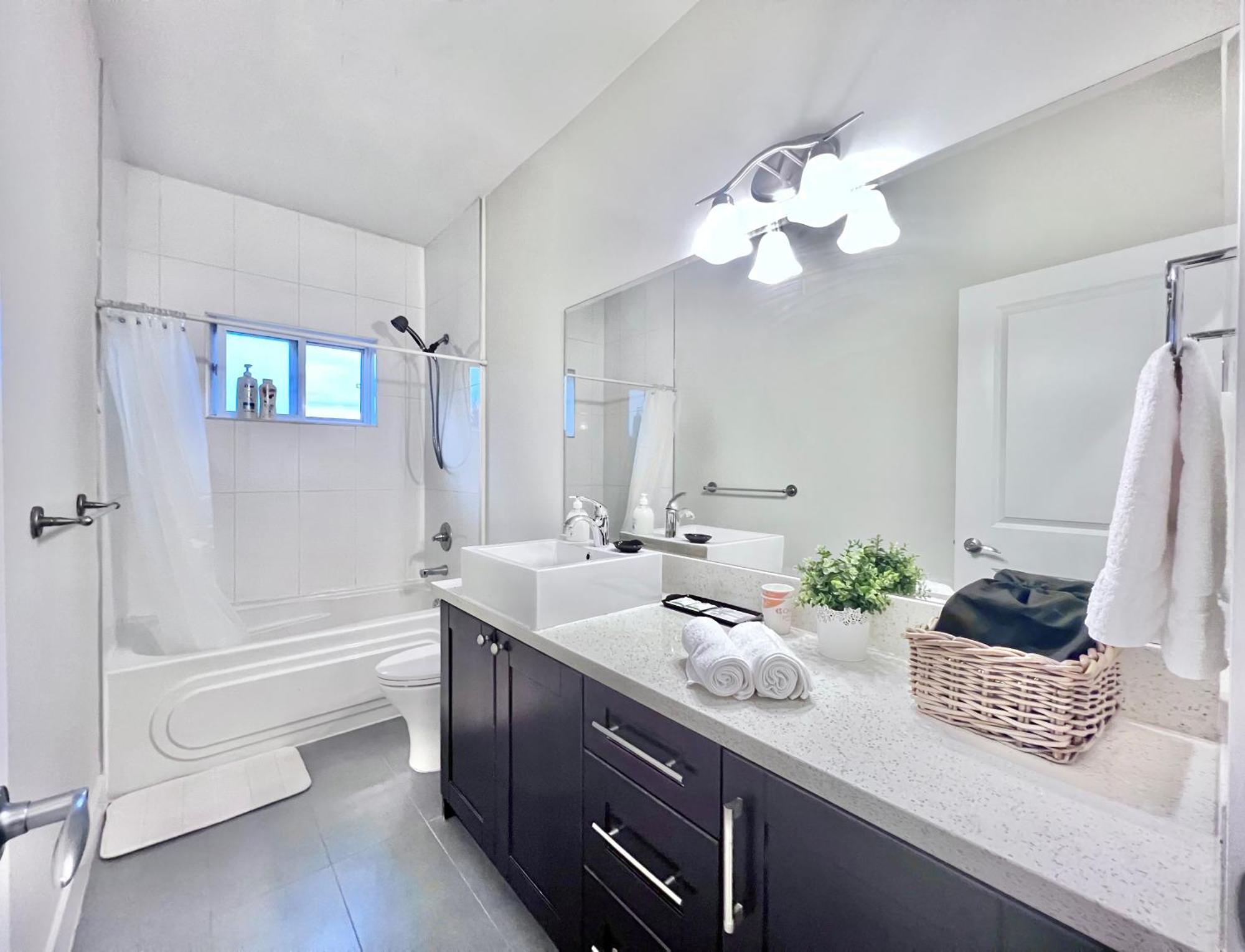 Si & Daniel Home Near Yvr Airport & Skytrain Separate Entry Free Parking ริชมอนด์ ภายนอก รูปภาพ