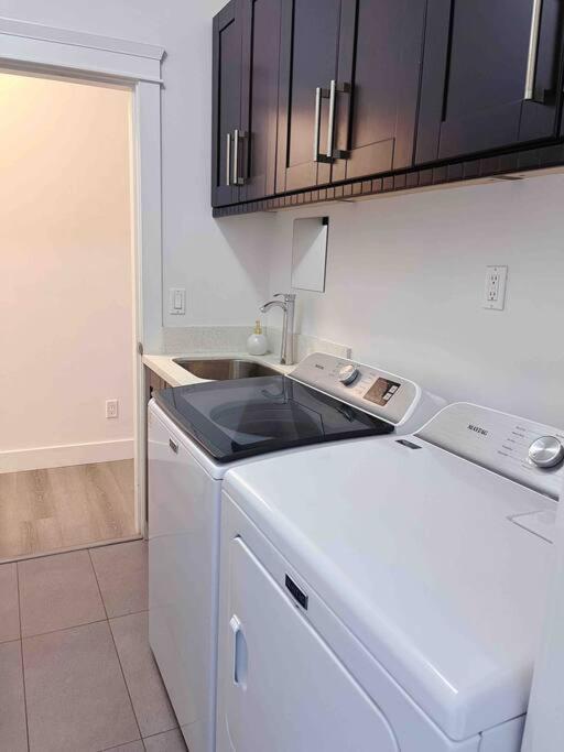 Si & Daniel Home Near Yvr Airport & Skytrain Separate Entry Free Parking ริชมอนด์ ภายนอก รูปภาพ